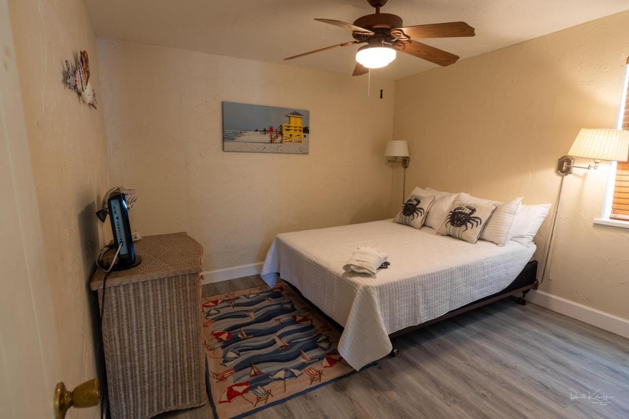 Village House By Beachside Management Siesta Key Exterior photo
